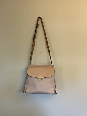 Bolso de Mano Grande Louise et Cie Sonye Rosa Texturizado Bolso de Hombro Foto 1 de 4