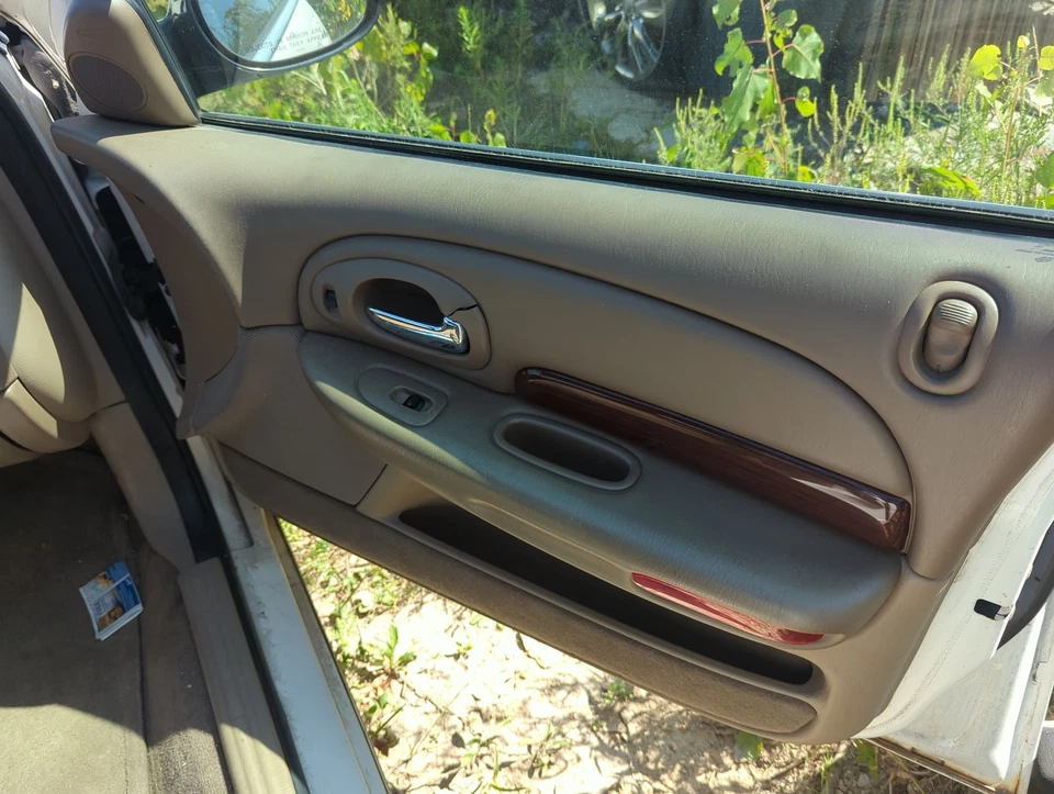 Chrysler 300m 2003 pasajero delantero derecho interior panel puerta moldura C69BE Foto 1 de 1