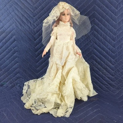 Muñeca Eegee Bride Vintage 1963 Rubia Rizos Encaje Perlas 15 Pulgadas Ojos Dormidos Foto 1 de 4