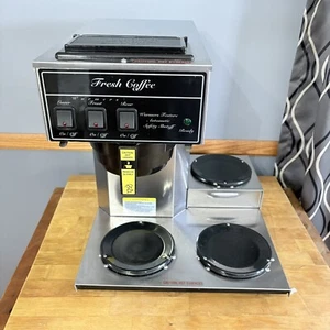Cafetera comercial Newco AK-3AS, 3 calentadores, acero inoxidable verter - Imagen 1 de 13