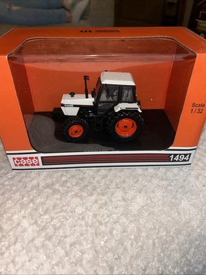 UNIVERSAL HOBBIES - CASE 1494 4WD White  - 1/32 - UH6208 Mint Tractor - Image 1 of 4