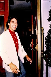 GEORGE CLOONEY - 1986 - 35mm Dia - I KOMBIVERSAND - Bild 1 von 1