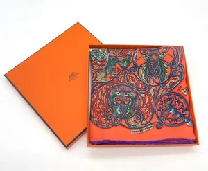 Auth Hermes Carré 45 La Charmante aux Animaux Silk Scarf W/Box BA060186 - Imagen 1 de 17