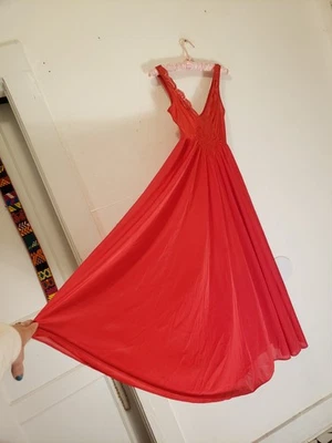Maxi Vestido De Colección Años 70 Rojo Olga Barrido Completo Camisón Encaje Estilo Corpiño 92270 Foto 1 de 4