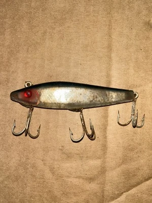 1940’s L&S Bait Co MirrOlure 72M24 Shallow Topwater Twitch Bait 3 Hook Lure - Image 1 of 4