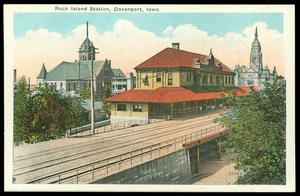 ROCK ISLAND RAILWAY STN. - DAVENPORT, IOWA POSTCARD - Picture 1 of 1
