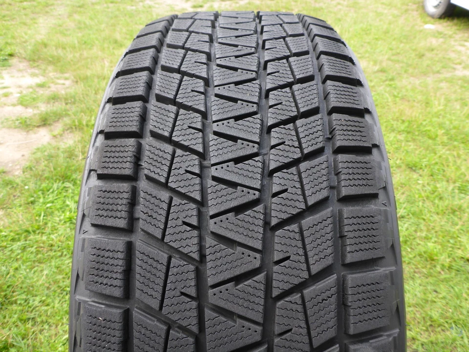 1 Stück Winterreifen 285/45 R22 Bridgestone Blizzak DM-V1 110R 10mm! SALE! - Bild 1 von 1