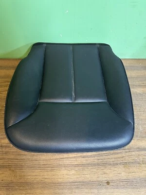2007-12 Mercedes GL450 Right Front Passenger Side Lower Seat Bottom Cushion - Image 1 of 4