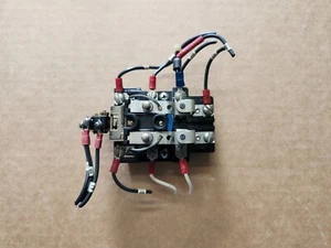 Baxter 01-1000V6-00004 RELÉ DPDT PLUS W Conector Punto Auxiliar OV850/851 - Imagen 1 de 3