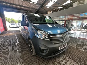 2019 Vauxhall Vivaro Vivaro Combi CDTi S/S Minibus DIESEL Manual - Picture 1 of 21