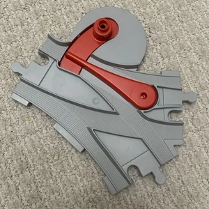 Lego Duplo LIGHT GREY TRAIN RAILWAY SWITCH PLATE TRACK SWITCHER #51943 Red - Imagen 1 de 2