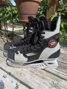 Pattini da hockey Bauer Vapor 6 TUUK + Pro taglia 10 UK 9 EU 44 vintage 2002 molto belli - Foto 1 di 12