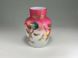 Stevens & Williams or Webb Peachblow Decorated Vase w/ Insects & Hanging Fruits - Picture 1 of 9