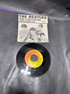 Beatles I Want to Hold Your Hand- I Saw Her Standing The 45 RPM record & sleeve - Picture 1 of 9