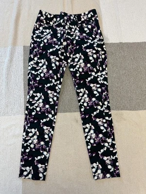Pantalones Banana Republic para mujer talla 00 púrpura floral holgado calce curvilíneo bolsillos ajustados Foto 1 de 4
