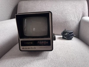 Vintage Zenith 5 Inch Black and White Portable TV Model BT051B TESTED WORKING! - Picture 1 of 9