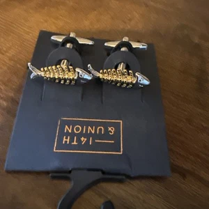 Gemelos esqueleto de pez espina de pescado 14th Union 2 tonos chapados en oro rodio totalmente nuevos - Imagen 1 de 3
