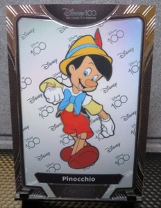 Tarjeta base de Disney con licencia oficial de Pinocho KAKAWOW 100 coleccionable casi nueva CCG - Imagen 1 de 4