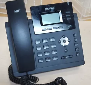 Yealink SIP-T40P 3 Line IP Phone, Dual 10/100, 2.3" graphical LCD with backlight - Picture 1 of 2