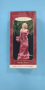 Marilyn Monroe rosa Kleid Punze Andenken Ornament Weihnachten 1. in Serie - Bild 1 von 9