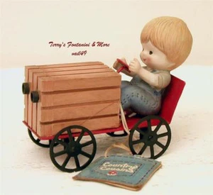 ENESCO COUNTRY COUSINS SCOOTER ON GO-CART PORCELAIN FIGURE METAL CART GC - Picture 1 of 4