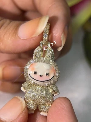 VVS Moissanita Regalo de Cumpleaños Para Él Esmalte Labubu Muñeca Dije Colgante Plata 925 Foto 1 de 4