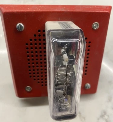 WHEELOCK WALL FIRE ALARM SPEAKER STROBE, E-70-LSM-24, 25/70 VRMS - Image 1 of 4