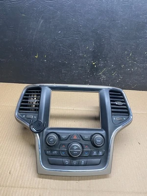 Jeep Grand Cherokee 2014-2015 radio central control de clima bisel de ventilación U5872 DG Foto 1 de 4