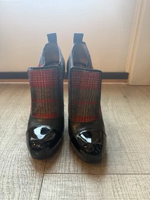 Botines sin cordones L.A.M.B Essex con estampado a cuadros, cuero, charol 8,5 Foto 1 de 4