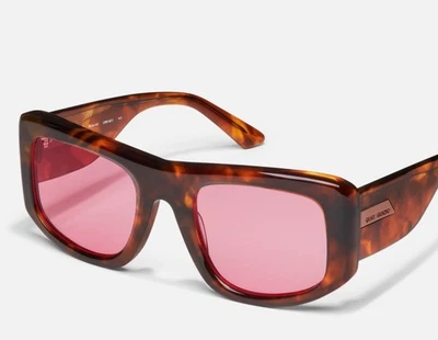 QUAY Uniforme Marco Tortuga/Lentes Rosa Guizio Colaboración Nuevo con Etiquetas Foto 1 de 4