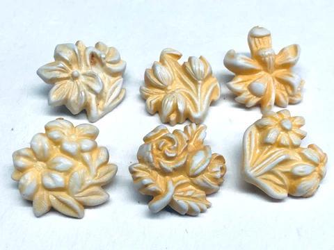 1940’s Goofie Button Set - Yellow Flower Set - Rose, Daisy, Orchid, Tulips Cover