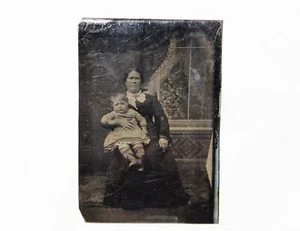 Fotografía vintage tipo lata tipo mujer dama madre con bebé niño - Imagen 1 de 3