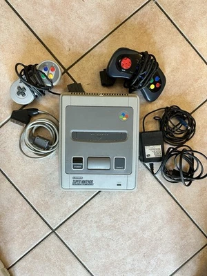 Super Nintendo SNES Console Perfettamente Funzionante - Immagine 1 di 4