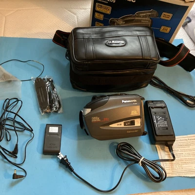 Panasonic Palmcorder PV-D209 VHS-C Camcorder Recorder Batteries Case Charger - Image 1 of 4