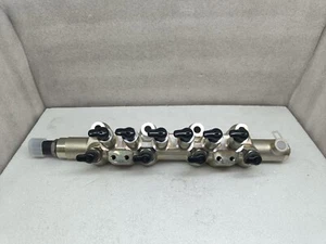 BOSCH 0 445 226 041 / MITSUBISHI ME355085 COMMON RAIL ASSY - Picture 1 of 23