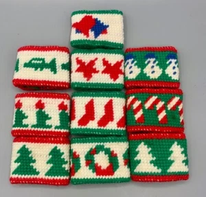 10 Kunststoff Leinwand Weihnachten Serviettenhalter Vintage 2" Durchmesser Baum Schneemann süß - Bild 1 von 3