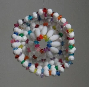 Vintage 70er Handarbeit weiß/mehrfach Perlen Draht Weihnachtsschmuck, Hut/Sombrero 3" B47 - Bild 1 von 1