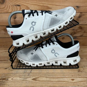 On Running Turnschuhe Damengröße UK 6 Cloud X 3 weiß schwarz Fitnessstudio reflektierende Schuhe - Bild 1 von 13