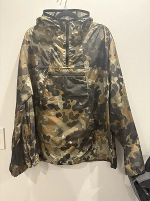 Quebra-vento masculino The North Face XL camuflagem parede vento com capuz leve caminhada - Imagem 1 de 4