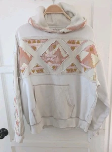 Free People It's A Vibe bestickter Hoodie klein Used-Look Peitschenstich  - Bild 1 von 7