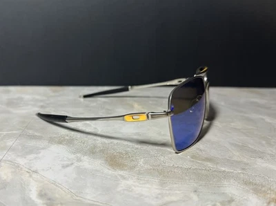 Gafas de sol polarizadas Oakley Deviation plateadas/verdes con estuche incluido Foto 1 de 4