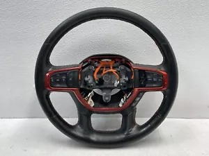 Conjunto de volante 19 20 21 22 Ram 1500 Rebel con interruptores rojo 1508 OEM - Imagen 1 de 12