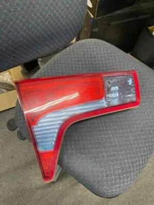CITROEN C5 HDi 5D 2005 -2007 BOOT/TAILGATE LIGHT LEFT - Picture 1 of 4