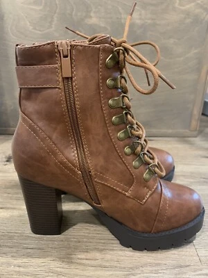 Forever Tan High Rise Lace-Up Zipper Heeled Combat Boot 7 Brown Faux Leather - Imagem 1 de 4