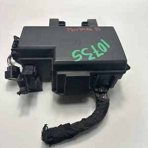 2015 Ford Mustang Engine Fuse Box Relay Box OEM - Picture 1 of 16