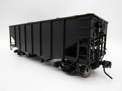 Atlas O 55 Ton Fishbelly Coal Hopper - Undecorated w/Flat Ends 2-Rail - Image 1 of 3