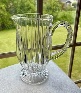MIKASA PARK LANE PITCHER~8"~32 OZ~PRESSED GLASS~NO SIGNS OF USE~V EXC COND - Picture 1 of 4