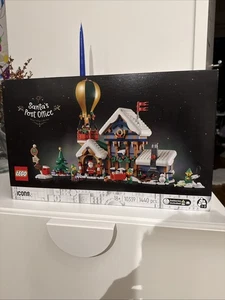 LEGO Icons 10339 | Postamt des Weihnachtsmanns | Santa’s Post Office | NEW/OVP - Bild 1 von 3