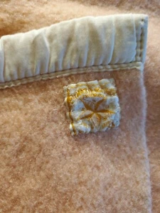 Vintage North Star Wool Blanket Peach Color Satin Trim Twin 49 X 69 - Picture 1 of 4