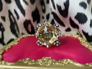 Betsey Johnson Juwelenstrauß GROSS klar Kristallpyramide schwarzes Band Perlenring - Bild 1 von 9